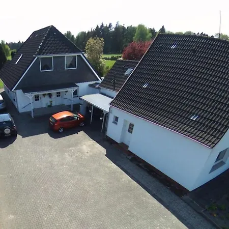 Holiday Apartment With 1 Bedroom *