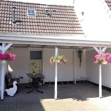 Holiday Apartment With 1 Bedroom בית נופש קושהאבן